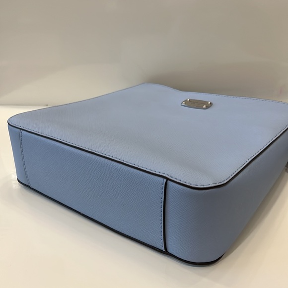 💙 Michael Kors Crossbody Purse 💙 - Picture 9 of 9